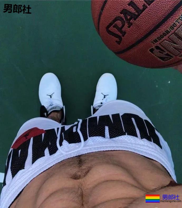 纪言恺、张绍刚肌肉私教火了，从小弱鸡逆袭成型男变化竟然这么大！ - 51虹马