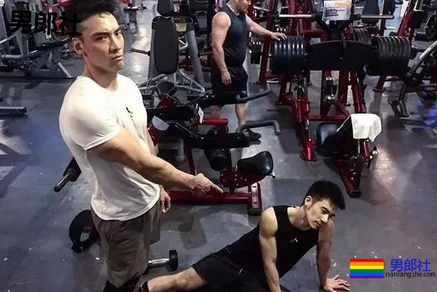 纪言恺、张绍刚肌肉私教火了，从小弱鸡逆袭成型男变化竟然这么大！ - 51虹马