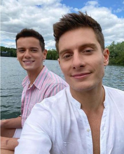 英国名人美厨竞赛冠军有个反同老爸：我曾害怕他会因为我的同志身分而伤害我 - 51虹马