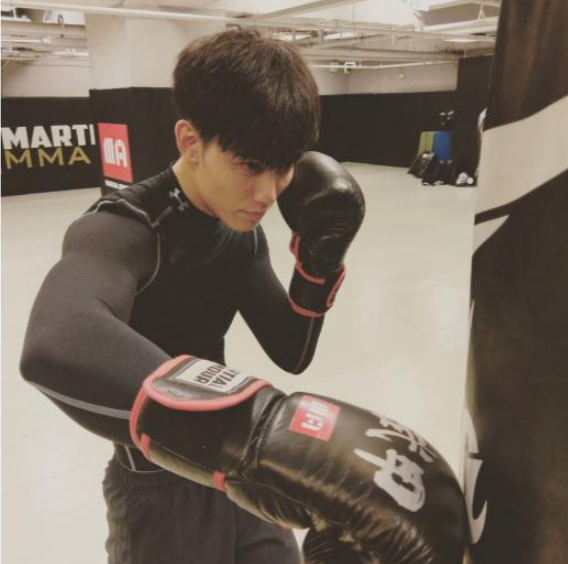 跃上萤幕的超帅运动高材生:赖东贤 - 51虹马 跃上萤幕的超帅运动高材生:赖东贤 - 51虹马