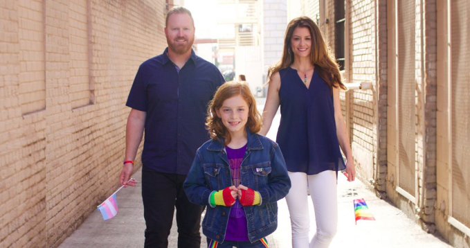 跨性别小孩勇敢做自己:「我希望每个人的父母都与我的一样有爱」 - 51虹马 跨性别小孩勇敢做自己:「我希望每个人的父母都与我的一样有爱」 - 51虹马