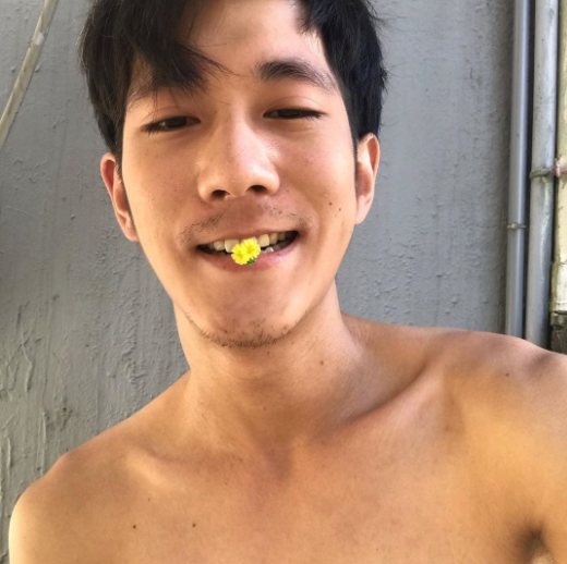 你没见过这么性感的帅哥画家:启小熊 - 51虹马 你没见过这么性感的帅哥画家:启小熊 - 51虹马