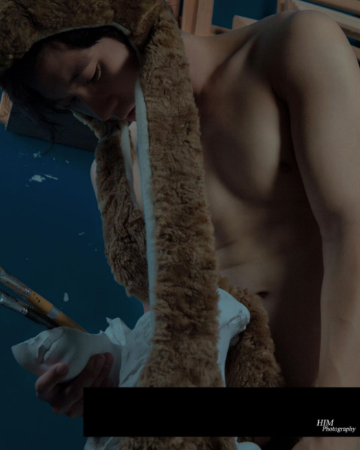 你没见过这么性感的帅哥画家:启小熊 - 51虹马 你没见过这么性感的帅哥画家:启小熊 - 51虹马