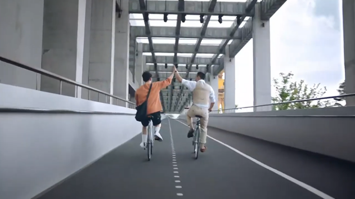 基情太闪!男男爱还是父子情?卡地亚(Cartier)中国推出「父子」对戒引热议 - 51虹马 基情太闪!男男爱还是父子情?卡地亚(Cartier)中国推出「父子」对戒引热议 - 51虹马