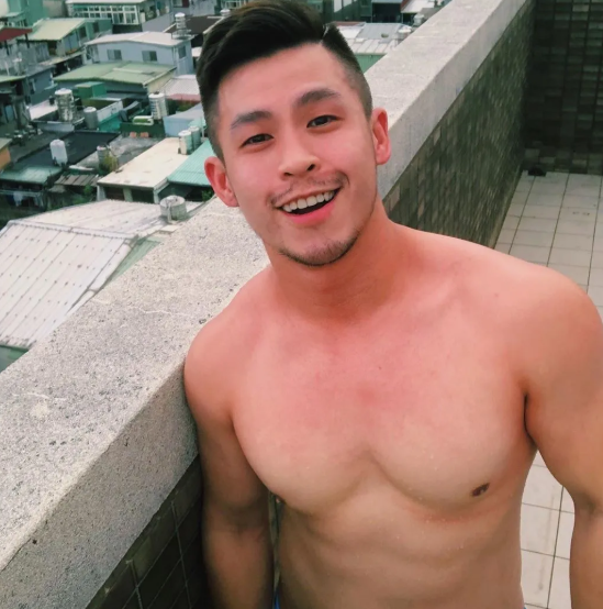 富豪老板 & MB大学生的爱情故事 - 51虹马