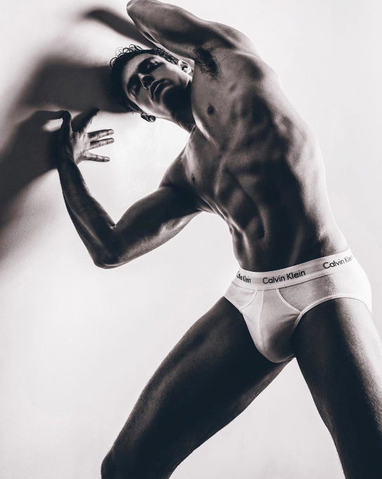 每个男孩幻想过的梦中情人：Xavier Serrano - 51虹马