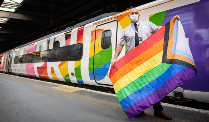 赶快上车！英国首部彩虹列车命名大赛开跑 还有LGBT+服务员欢迎您的搭乘-51虹马