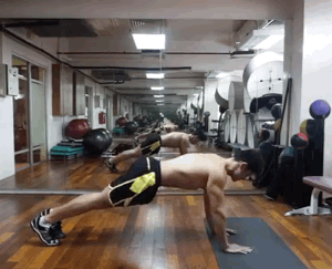 寸头腱子肉私教走红,让我康康有谁想报课? - 51虹马 寸头腱子肉私教走红,让我康康有谁想报课? - 51虹马