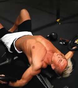 千万别找胸肌大的男朋友，一言不合就抖舞！ - 51虹马