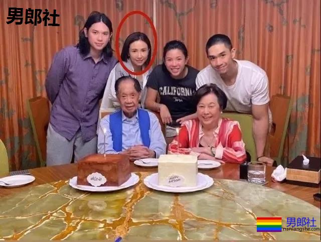 寸头腹肌小哥竟是星二代!？23岁港姐儿子凭腱子肉圈粉无数！ - 51虹马