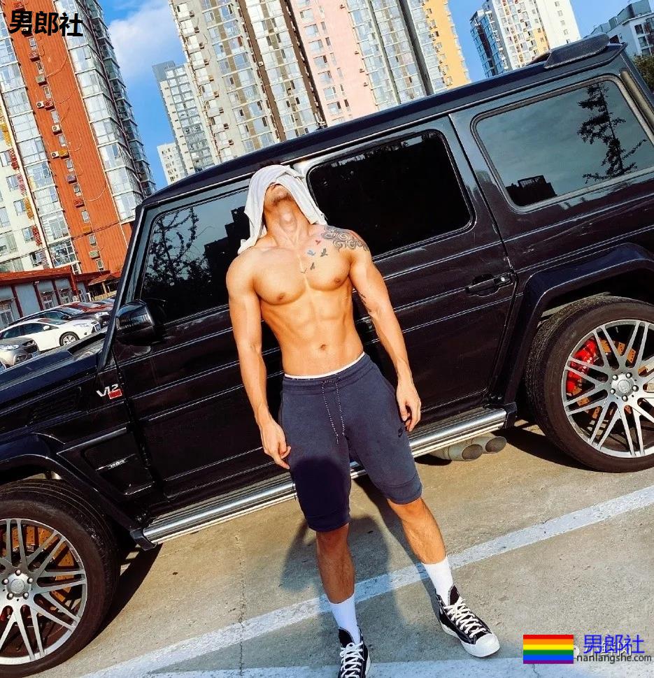 专访网红小布:让摄影师交口称赞的好身材是怎么练成的! - 51虹马 专访网红小布:让摄影师交口称赞的好身材是怎么练成的! - 51虹马