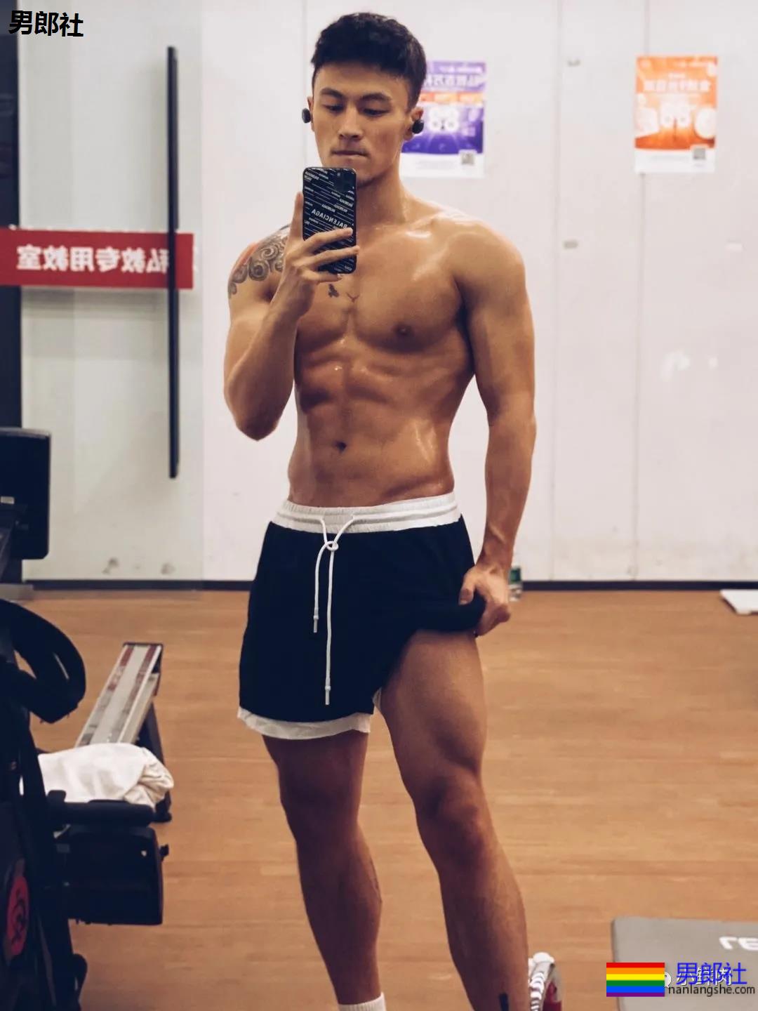 专访网红小布:让摄影师交口称赞的好身材是怎么练成的! - 51虹马 专访网红小布:让摄影师交口称赞的好身材是怎么练成的! - 51虹马