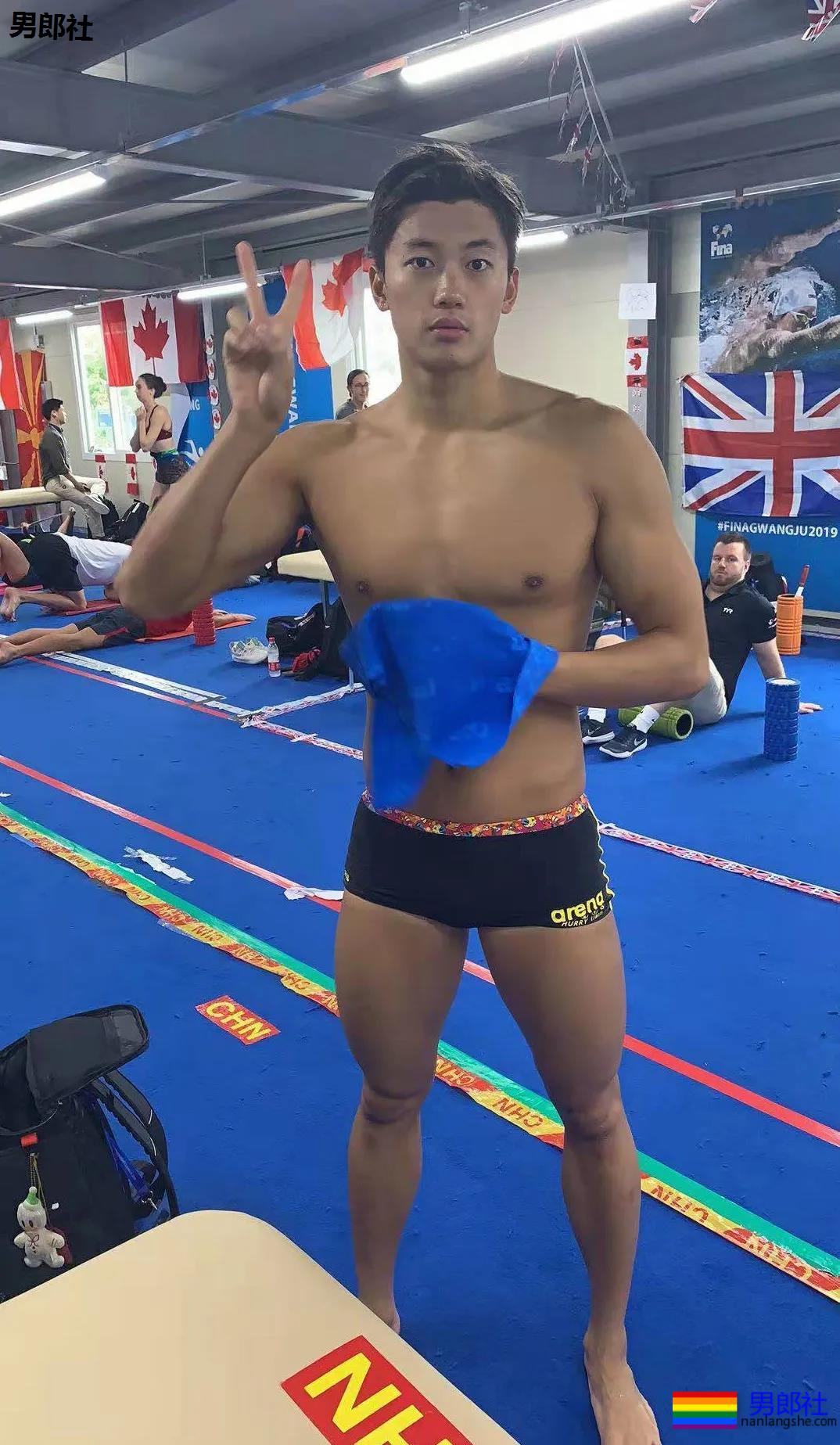 游泳队也换了中国红泳裤,汪顺与队友实力演绎 - 51虹马 游泳队也换了中国红泳裤,汪顺与队友实力演绎 - 51虹马