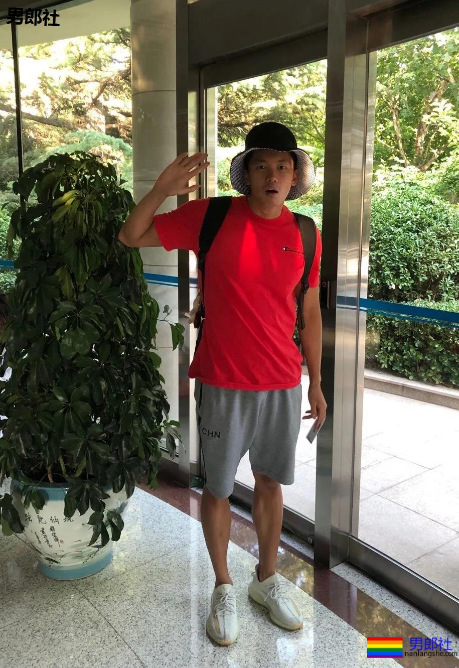 游泳队也换了中国红泳裤,汪顺与队友实力演绎 - 51虹马 游泳队也换了中国红泳裤,汪顺与队友实力演绎 - 51虹马