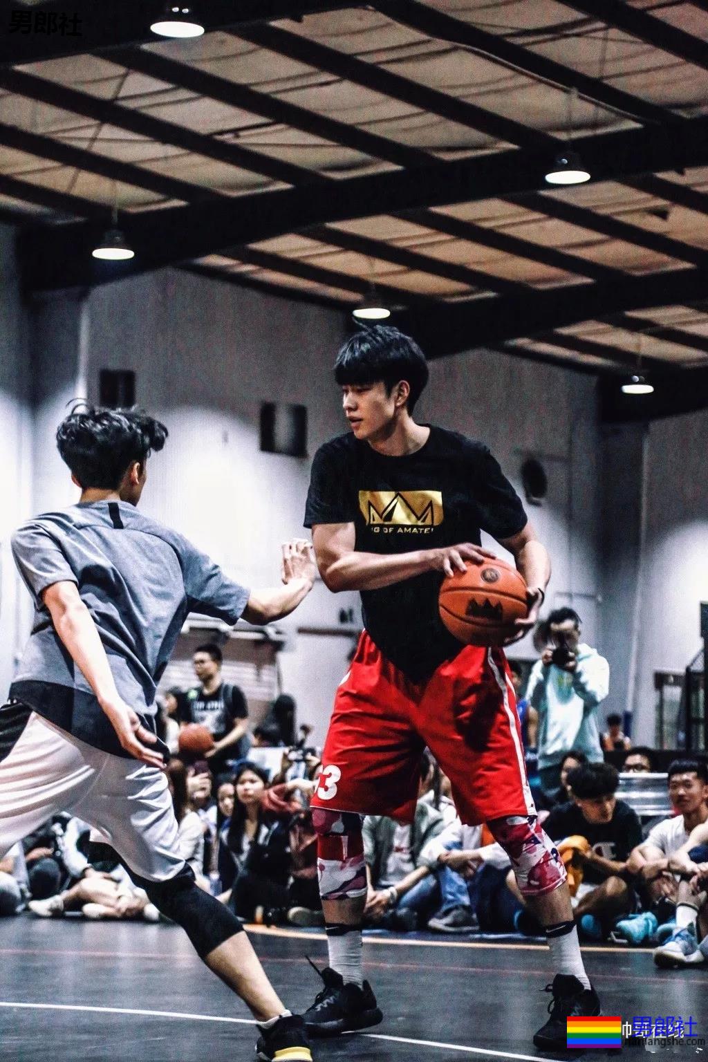 2米03南昌大学篮球体育生,逆天长腿高鼻梁,这身子馋没? - 51虹马 2米03南昌大学篮球体育生,逆天长腿高鼻梁,这身子馋没? - 51虹马