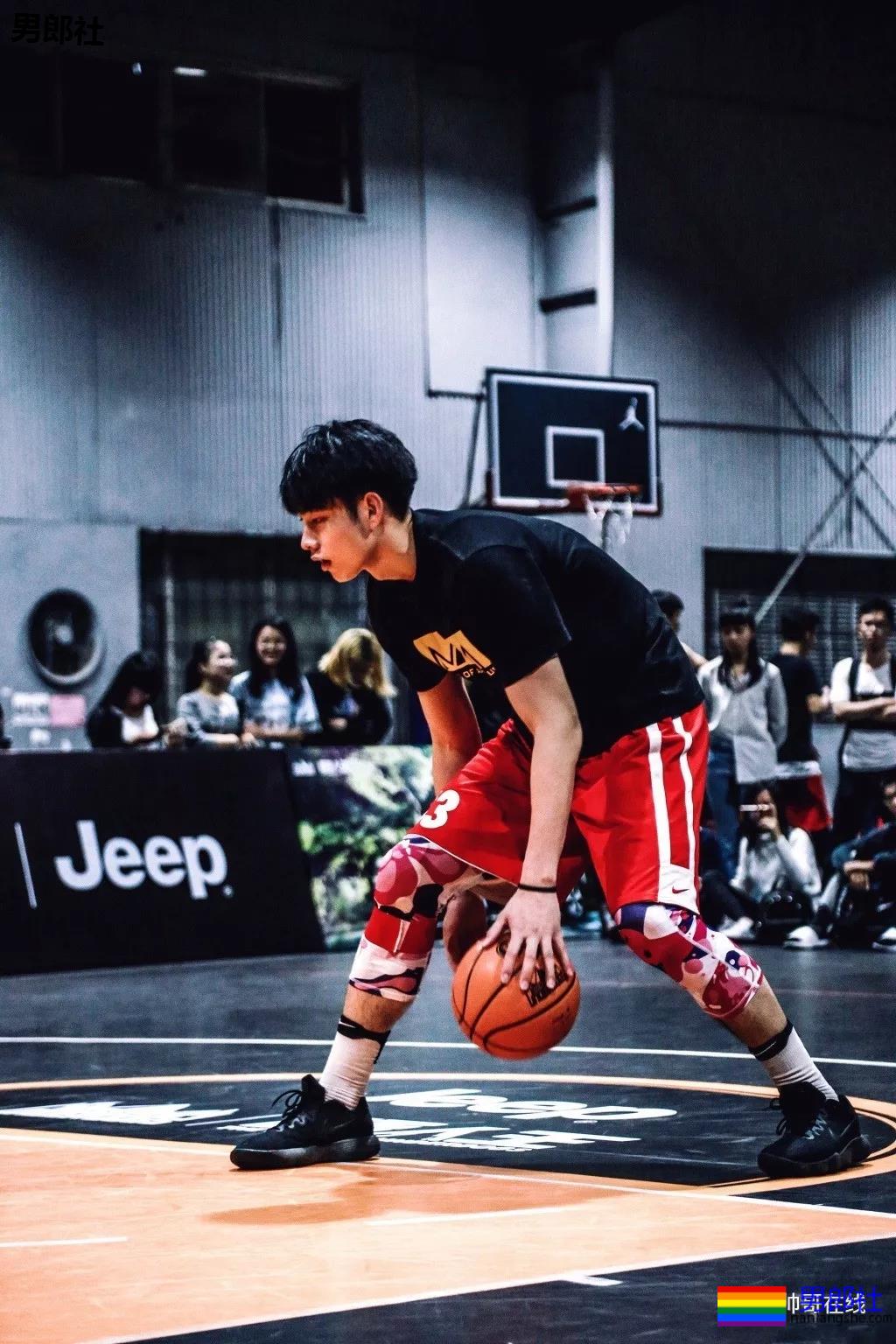 2米03南昌大学篮球体育生,逆天长腿高鼻梁,这身子馋没? - 51虹马 2米03南昌大学篮球体育生,逆天长腿高鼻梁,这身子馋没? - 51虹马