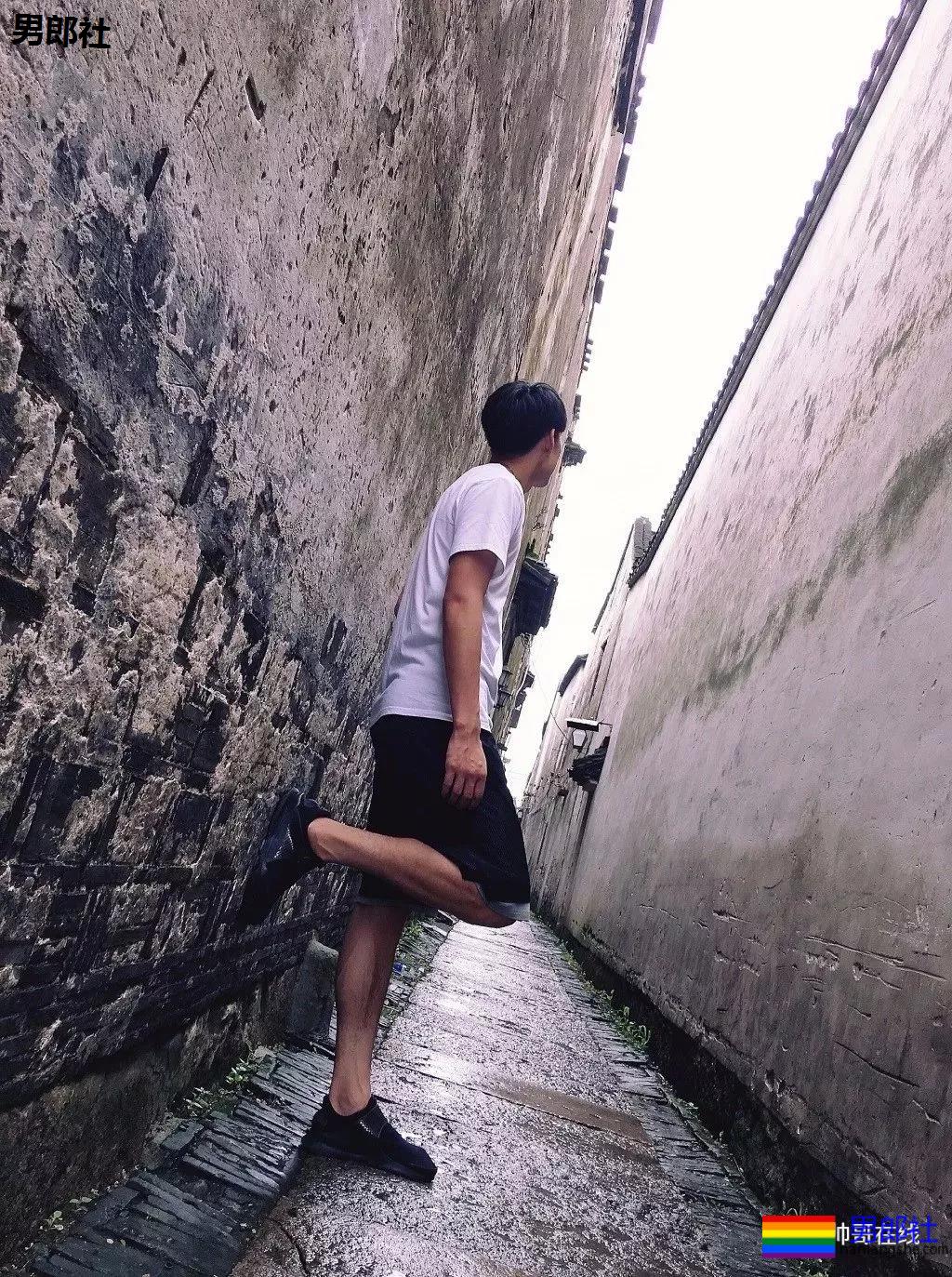 2米03南昌大学篮球体育生,逆天长腿高鼻梁,这身子馋没? - 51虹马 2米03南昌大学篮球体育生,逆天长腿高鼻梁,这身子馋没? - 51虹马