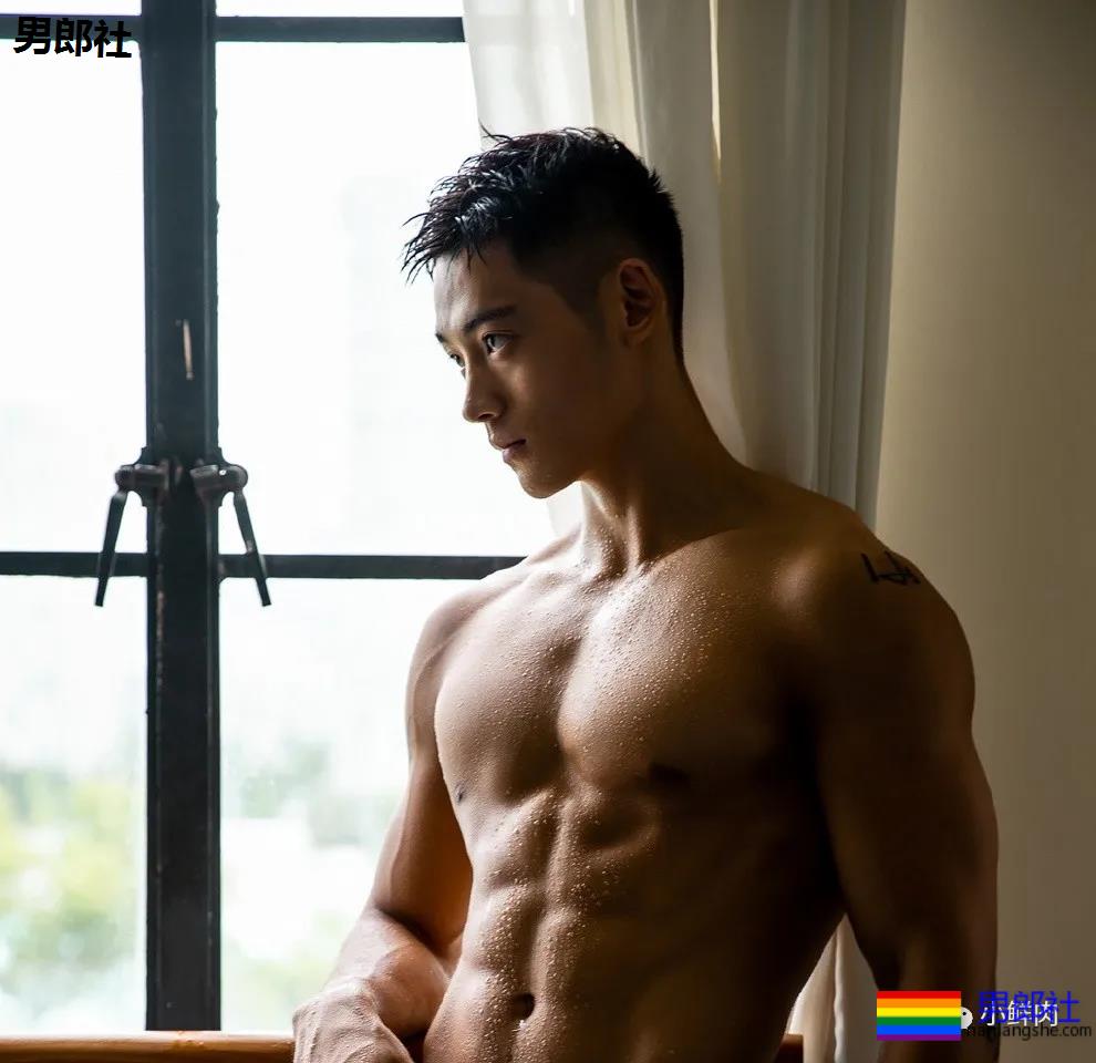 谢梓秋为98年运动博主拍写真大片，集美们都不淡定了！-51虹马