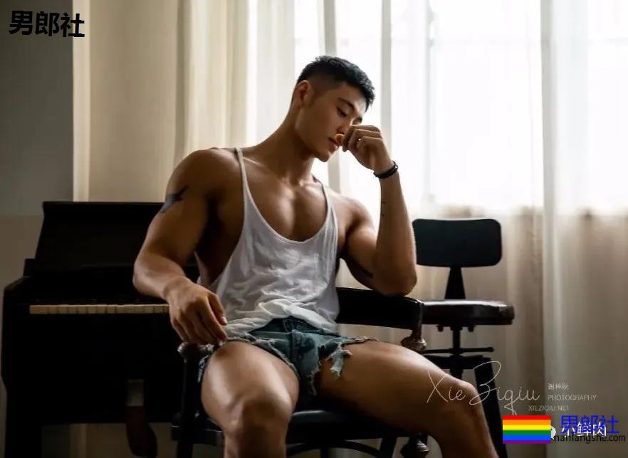 谢梓秋为98年运动博主拍写真大片,集美们都不淡定了! - 51虹马 谢梓秋为98年运动博主拍写真大片,集美们都不淡定了! - 51虹马