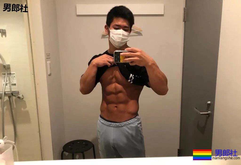 推特上一个爱健身的日本肌肉小哥哥 - 51虹马