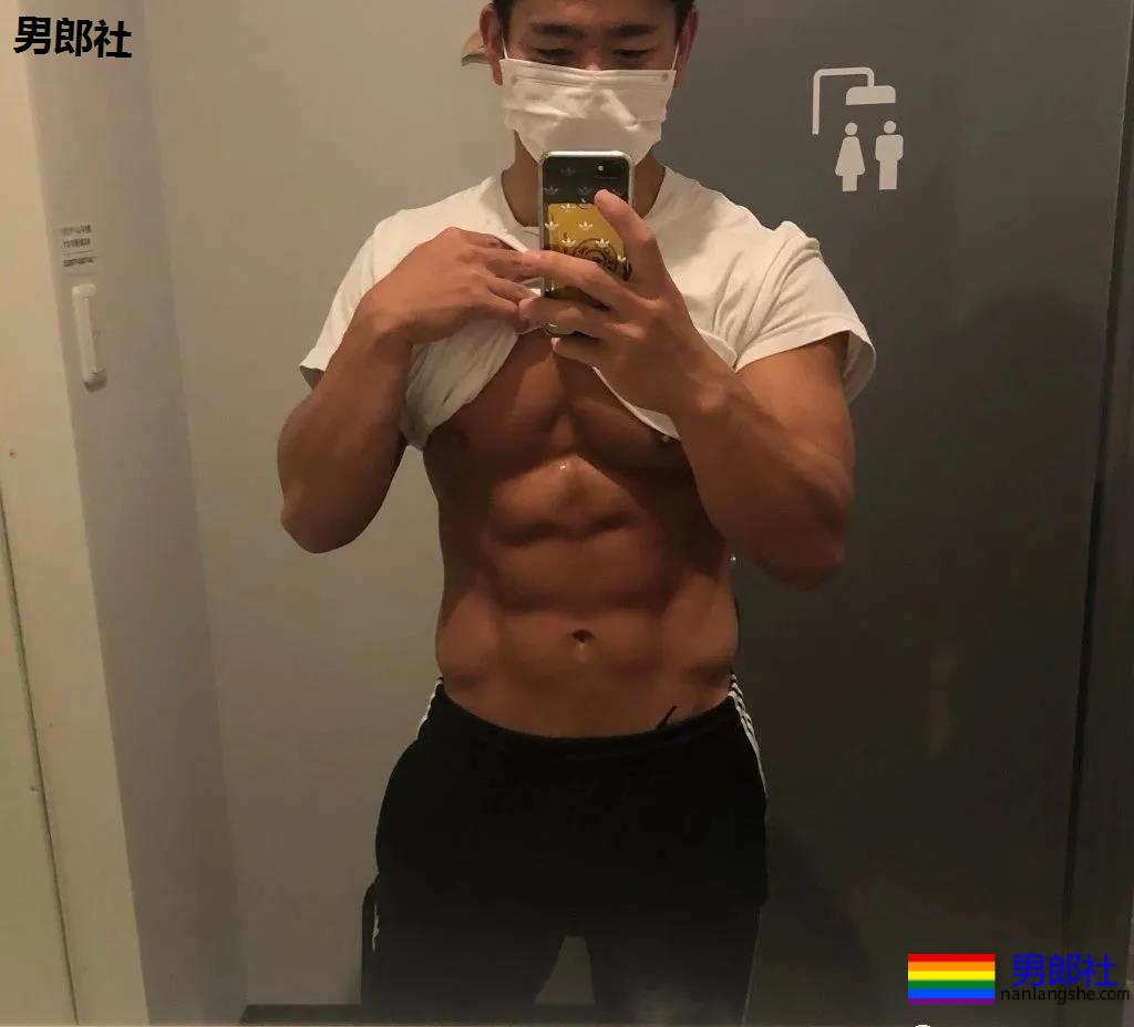 推特上一个爱健身的日本肌肉小哥哥 - 51虹马