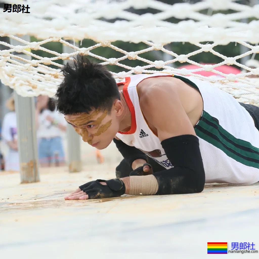 北大学霸足球体育生,肌肉长腿6块腹肌,这体能也太强了! - 51虹马 北大学霸足球体育生,肌肉长腿6块腹肌,这体能也太强了! - 51虹马