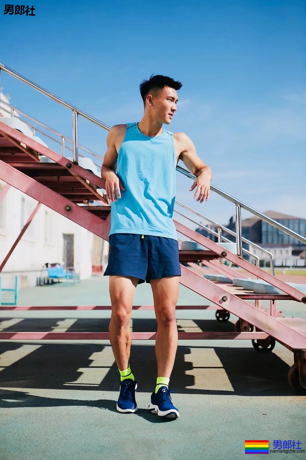 北大学霸足球体育生,肌肉长腿6块腹肌,这体能也太强了! - 51虹马 北大学霸足球体育生,肌肉长腿6块腹肌,这体能也太强了! - 51虹马