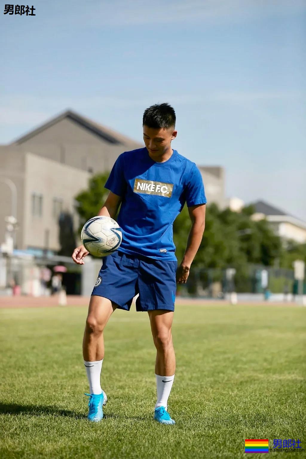 北大学霸足球体育生,肌肉长腿6块腹肌,这体能也太强了! - 51虹马 北大学霸足球体育生,肌肉长腿6块腹肌,这体能也太强了! - 51虹马