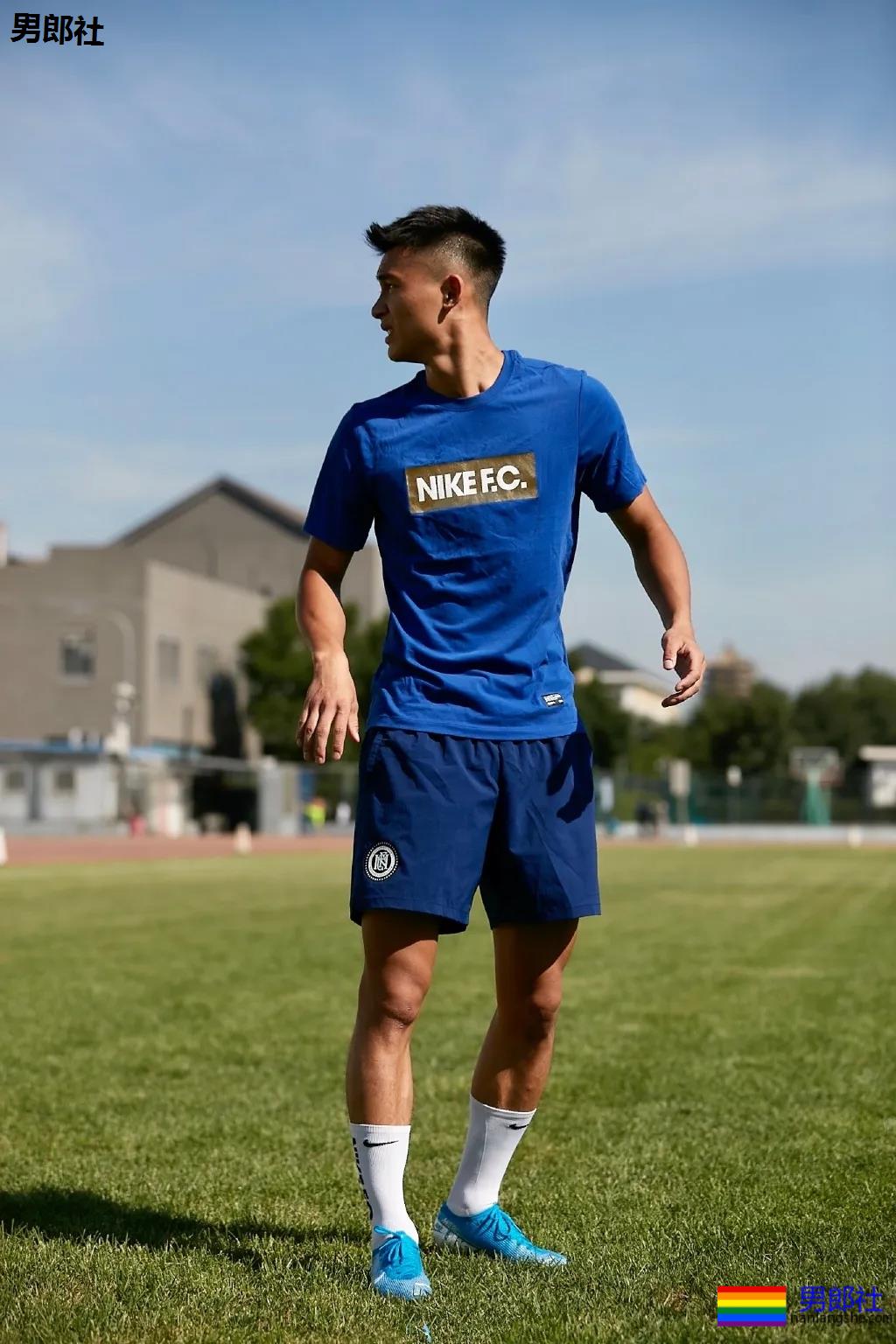 北大学霸足球体育生,肌肉长腿6块腹肌,这体能也太强了! - 51虹马 北大学霸足球体育生,肌肉长腿6块腹肌,这体能也太强了! - 51虹马