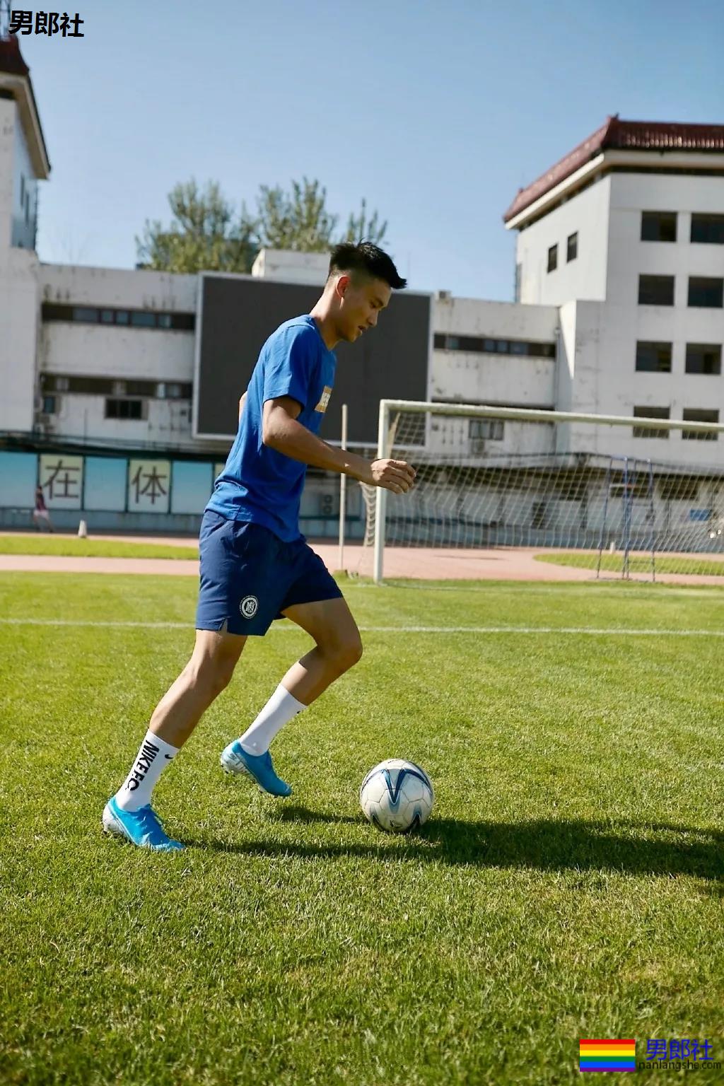 北大学霸足球体育生,肌肉长腿6块腹肌,这体能也太强了! - 51虹马 北大学霸足球体育生,肌肉长腿6块腹肌,这体能也太强了! - 51虹马