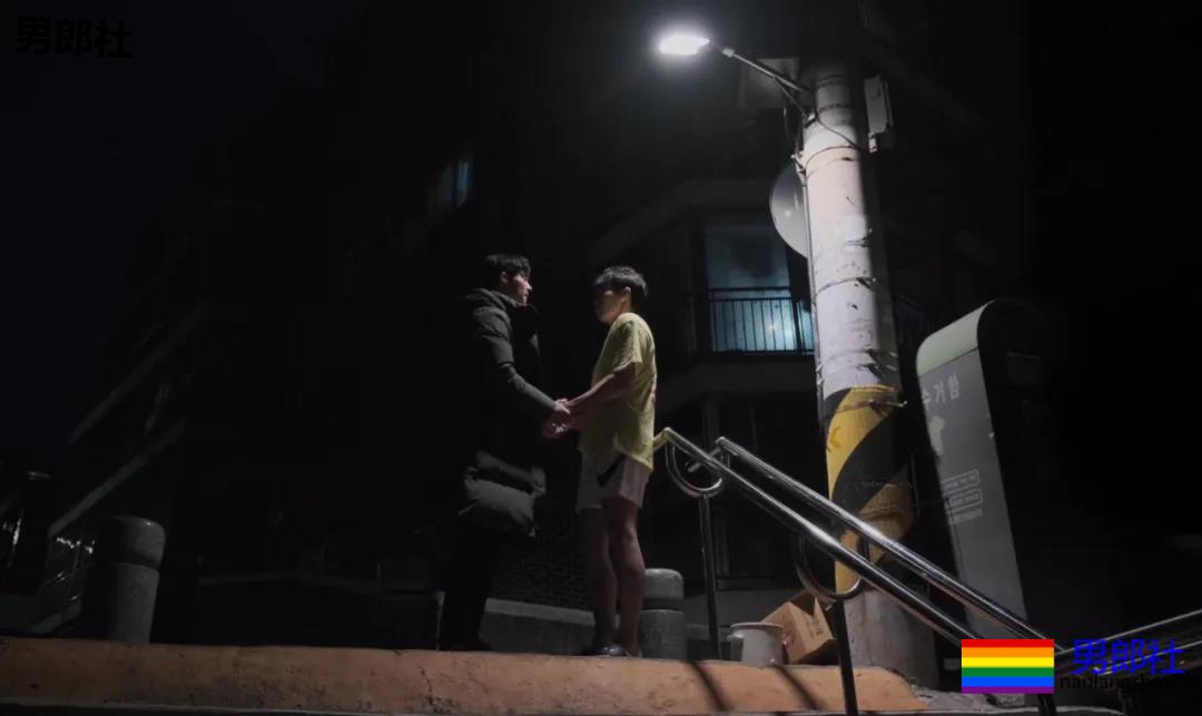 戴上神秘眼镜，才能驯服男友...的弟弟？ - 51虹马