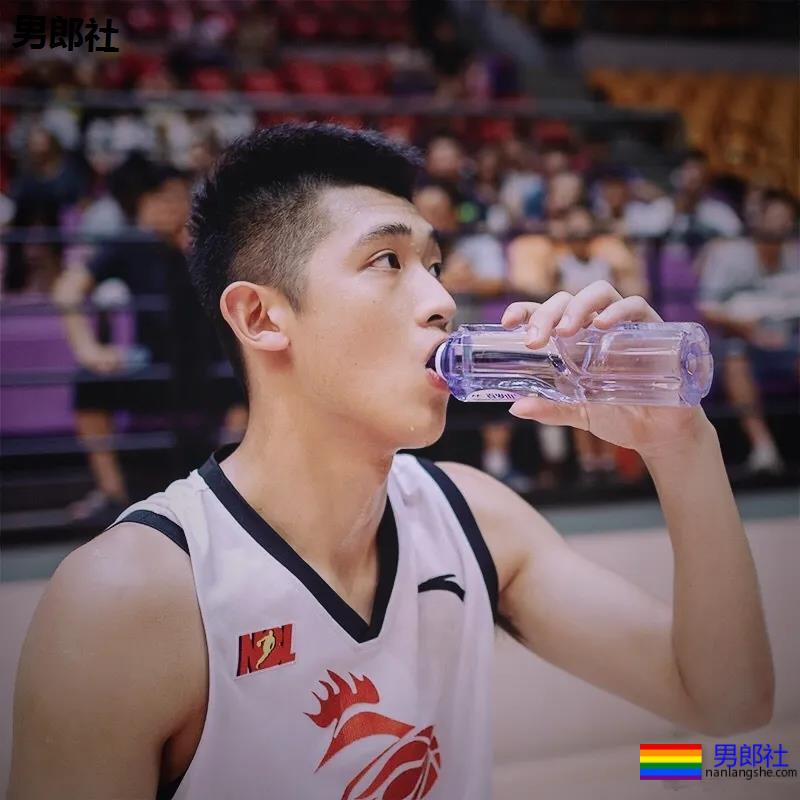 大长腿篮球小哥，还是退役兵哥哥！-51虹马
