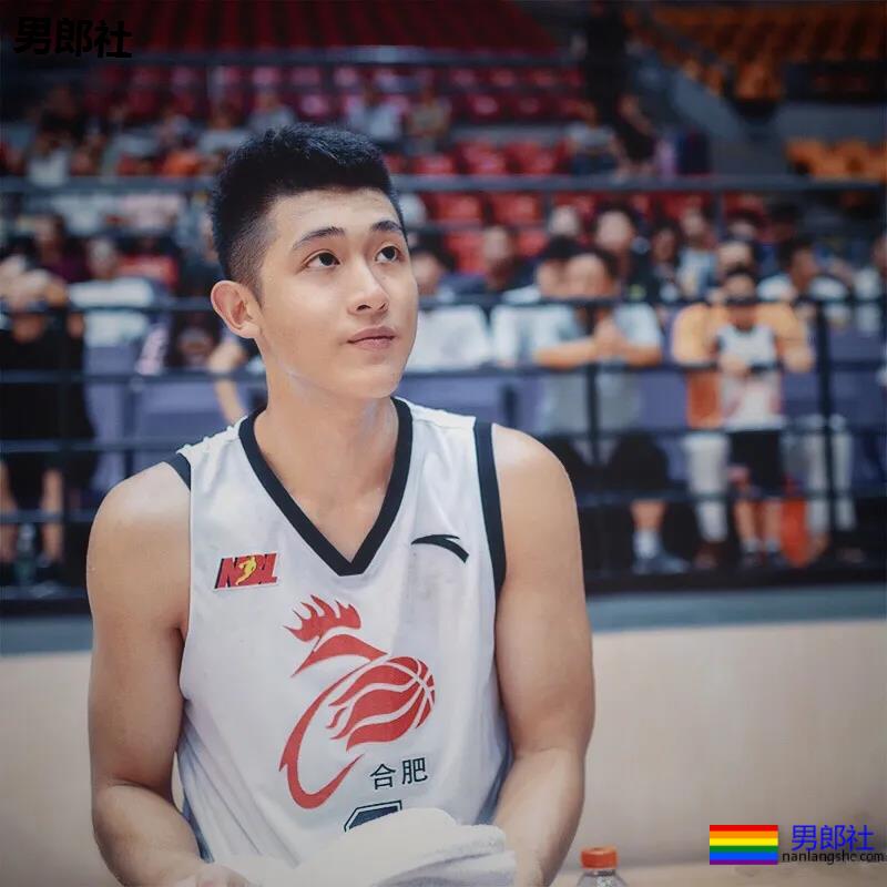 大长腿篮球小哥，还是退役兵哥哥！ - 51虹马