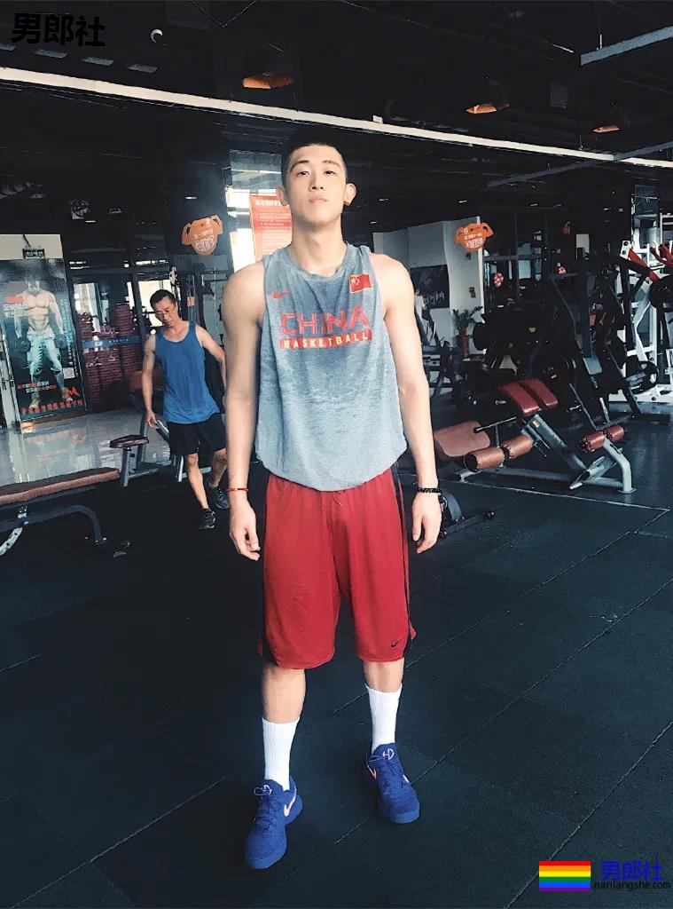 大长腿篮球小哥，还是退役兵哥哥！ - 51虹马