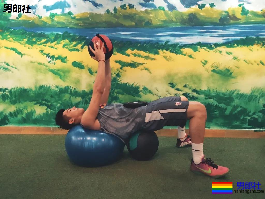 大长腿篮球小哥，还是退役兵哥哥！ - 51虹马