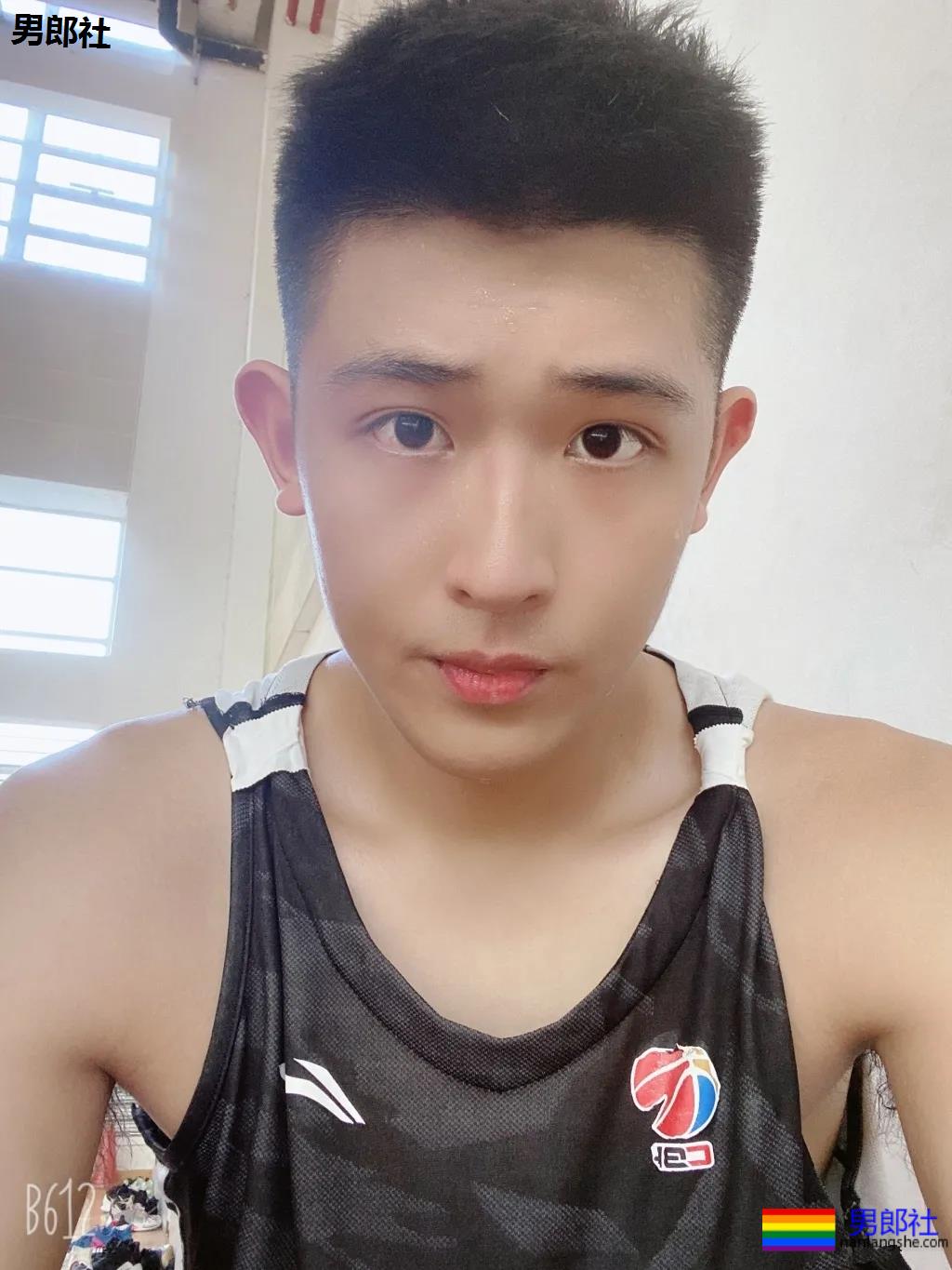 大长腿篮球小哥，还是退役兵哥哥！ - 51虹马