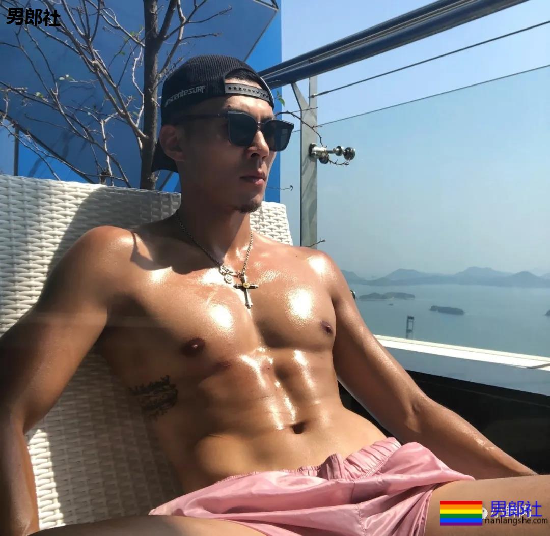 筋肉颜值不输彭于晏,出道11年的他却没有红,可惜了! - 51虹马 筋肉颜值不输彭于晏,出道11年的他却没有红,可惜了! - 51虹马