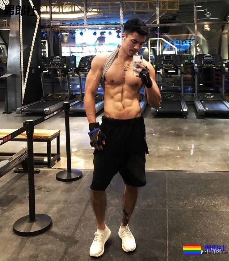 筋肉颜值不输彭于晏,出道11年的他却没有红,可惜了! - 51虹马 筋肉颜值不输彭于晏,出道11年的他却没有红,可惜了! - 51虹马