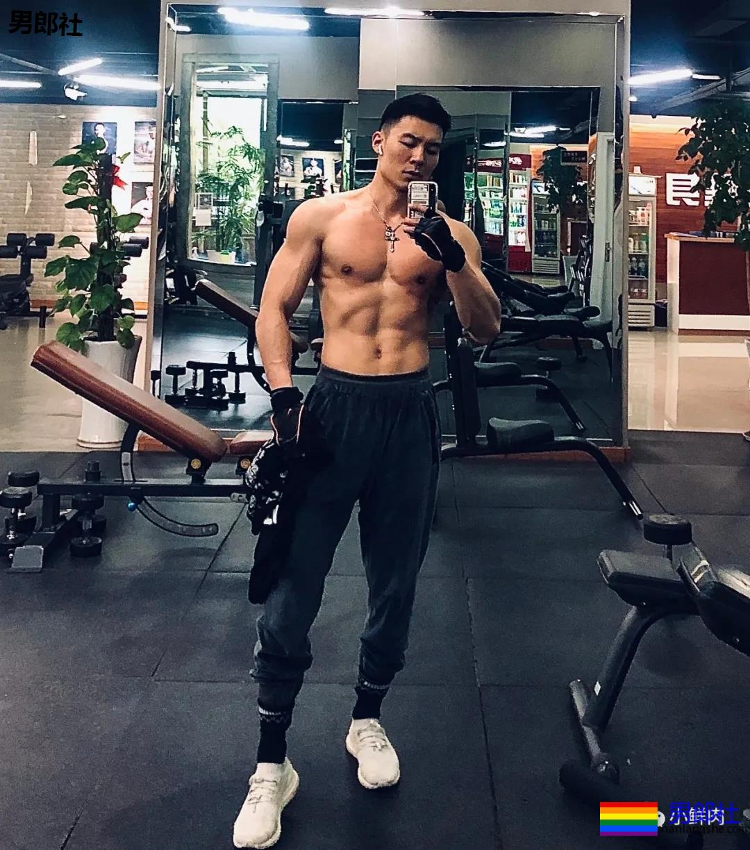 筋肉颜值不输彭于晏,出道11年的他却没有红,可惜了! - 51虹马 筋肉颜值不输彭于晏,出道11年的他却没有红,可惜了! - 51虹马