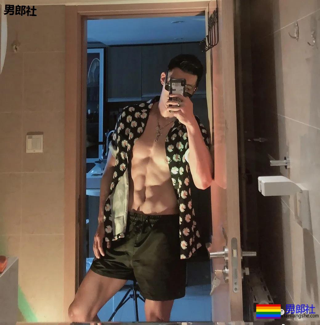 筋肉颜值不输彭于晏,出道11年的他却没有红,可惜了! - 51虹马 筋肉颜值不输彭于晏,出道11年的他却没有红,可惜了! - 51虹马