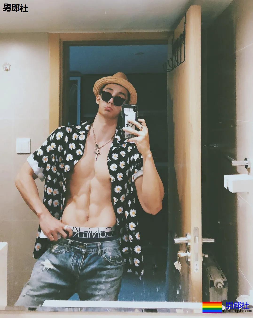 筋肉颜值不输彭于晏,出道11年的他却没有红,可惜了! - 51虹马 筋肉颜值不输彭于晏,出道11年的他却没有红,可惜了! - 51虹马