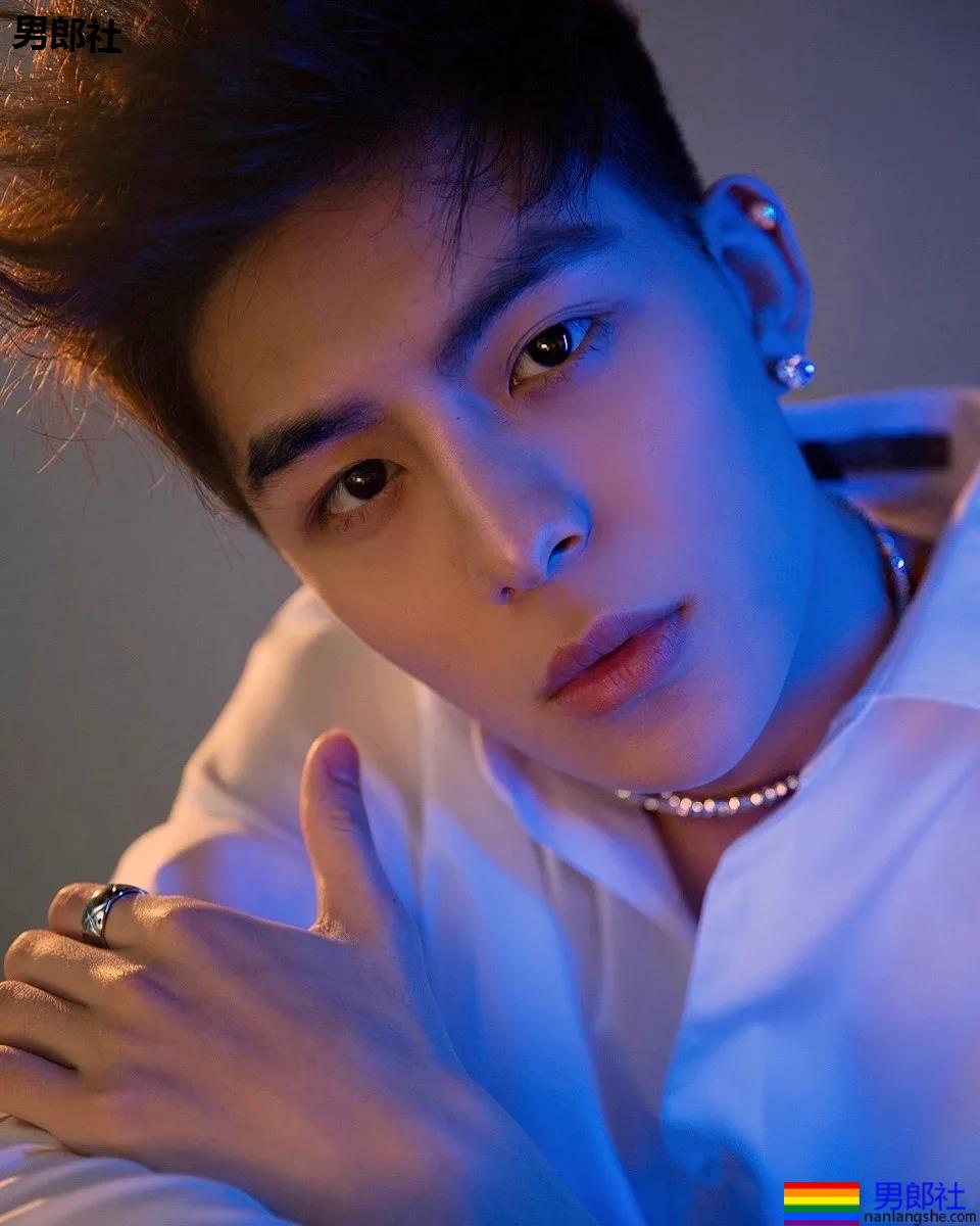 阿娇受伤前曾重金打赏小鲜肉主播!又奶又狼的肌肉小狼狗,太帅了吧! - 51虹马 阿娇受伤前曾重金打赏小鲜肉主播!又奶又狼的肌肉小狼狗,太帅了吧! - 51虹马