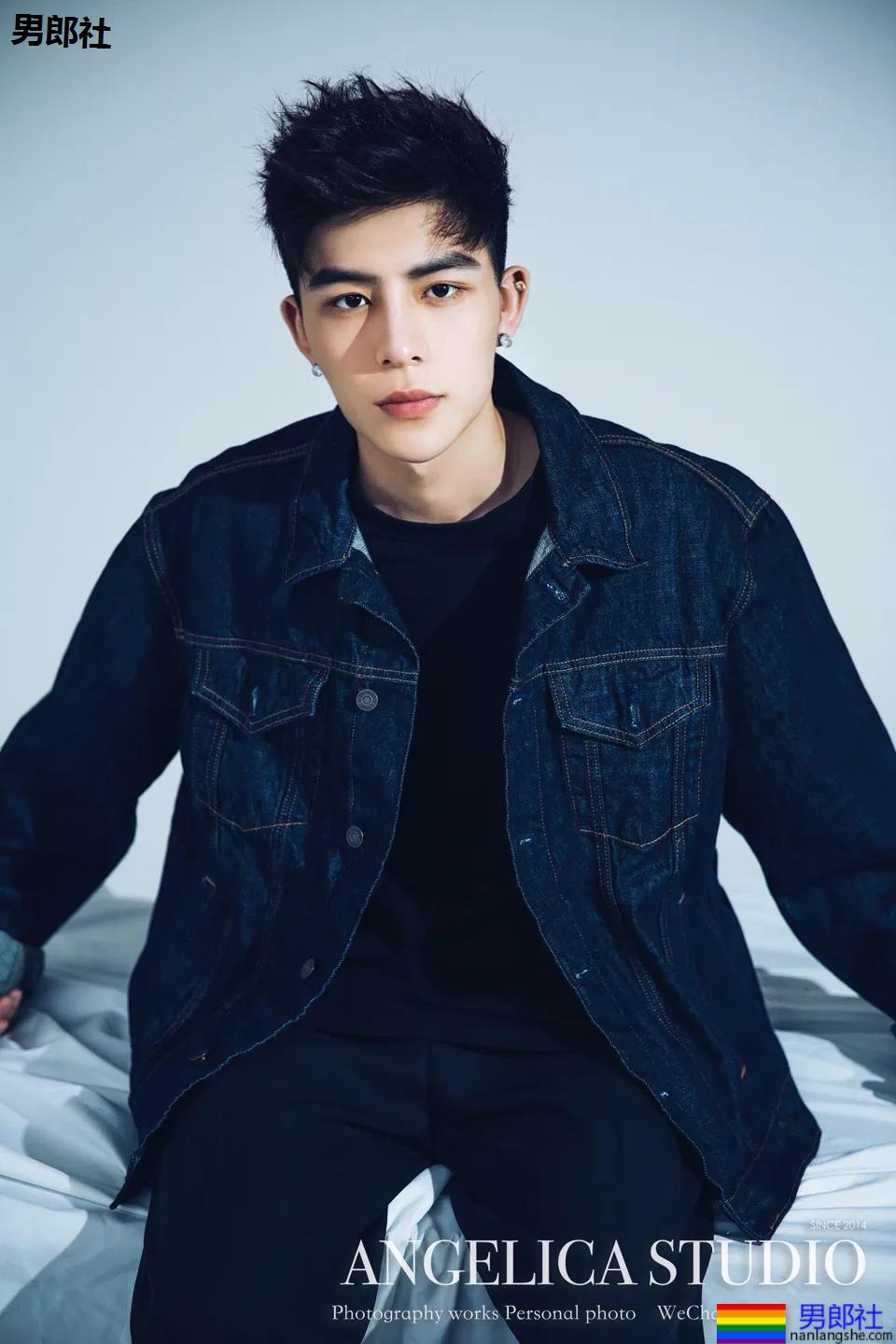 阿娇受伤前曾重金打赏小鲜肉主播!又奶又狼的肌肉小狼狗,太帅了吧! - 51虹马 阿娇受伤前曾重金打赏小鲜肉主播!又奶又狼的肌肉小狼狗,太帅了吧! - 51虹马