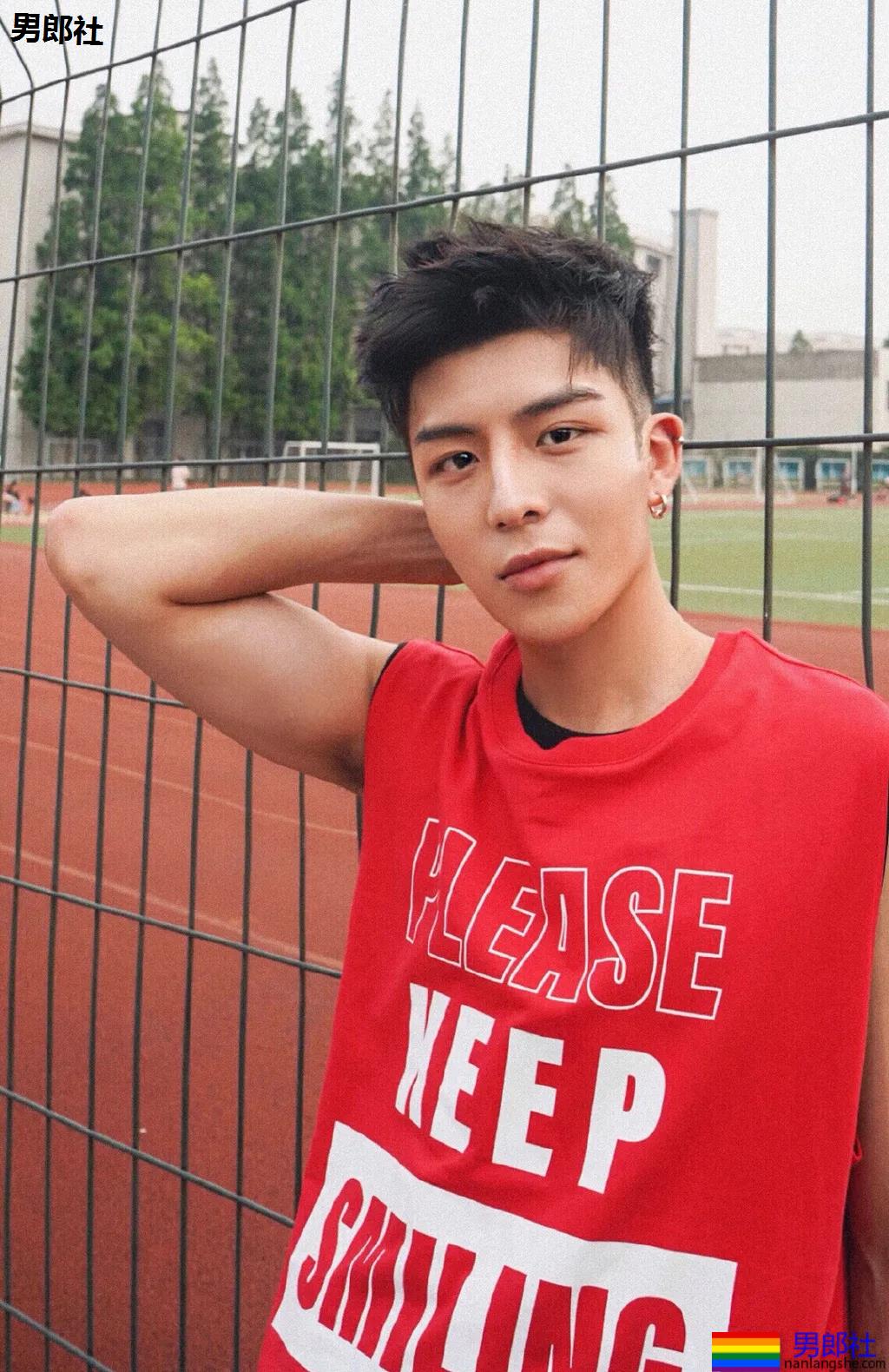 阿娇受伤前曾重金打赏小鲜肉主播!又奶又狼的肌肉小狼狗,太帅了吧! - 51虹马 阿娇受伤前曾重金打赏小鲜肉主播!又奶又狼的肌肉小狼狗,太帅了吧! - 51虹马