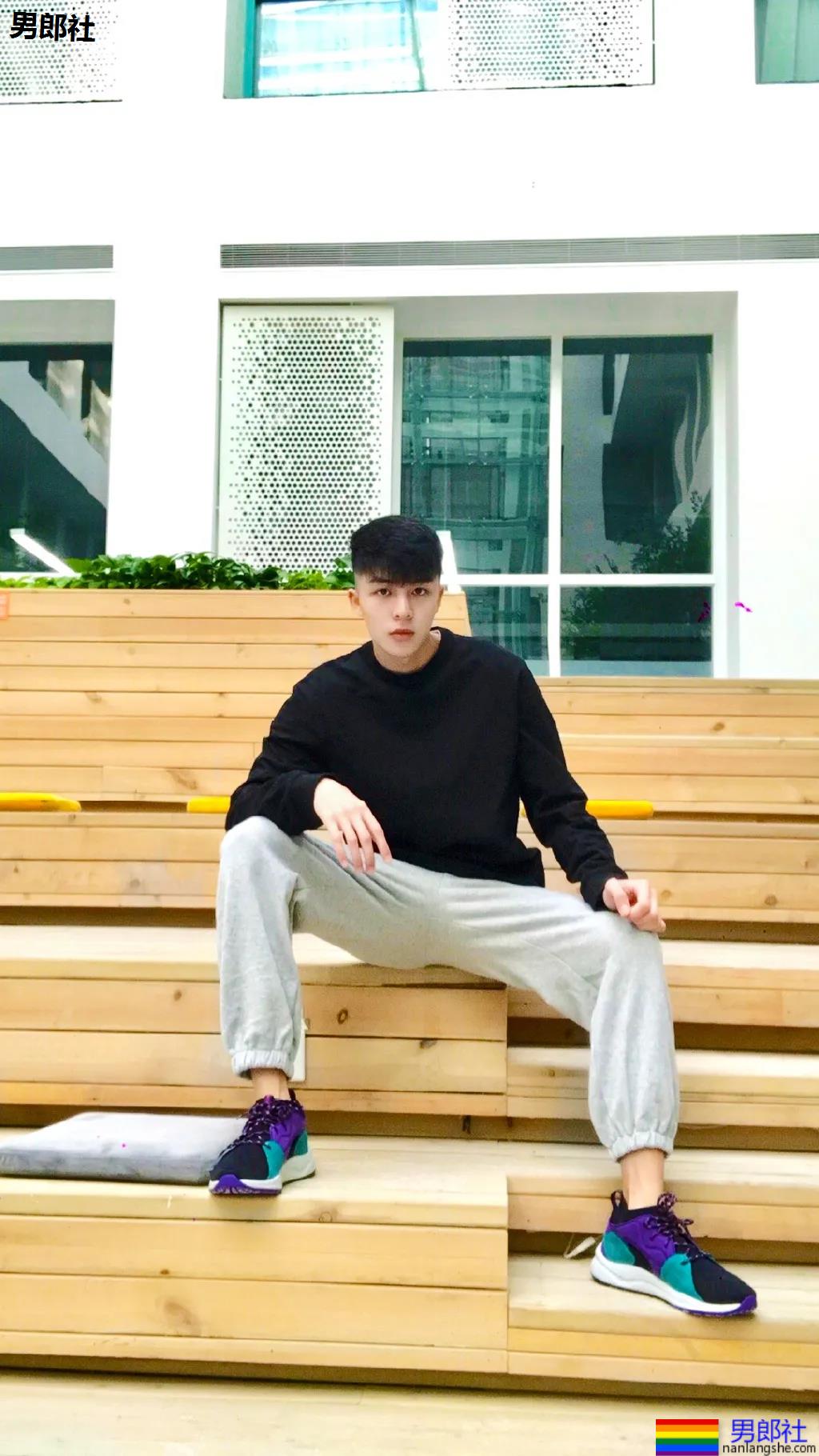 阿娇受伤前曾重金打赏小鲜肉主播!又奶又狼的肌肉小狼狗,太帅了吧! - 51虹马 阿娇受伤前曾重金打赏小鲜肉主播!又奶又狼的肌肉小狼狗,太帅了吧! - 51虹马