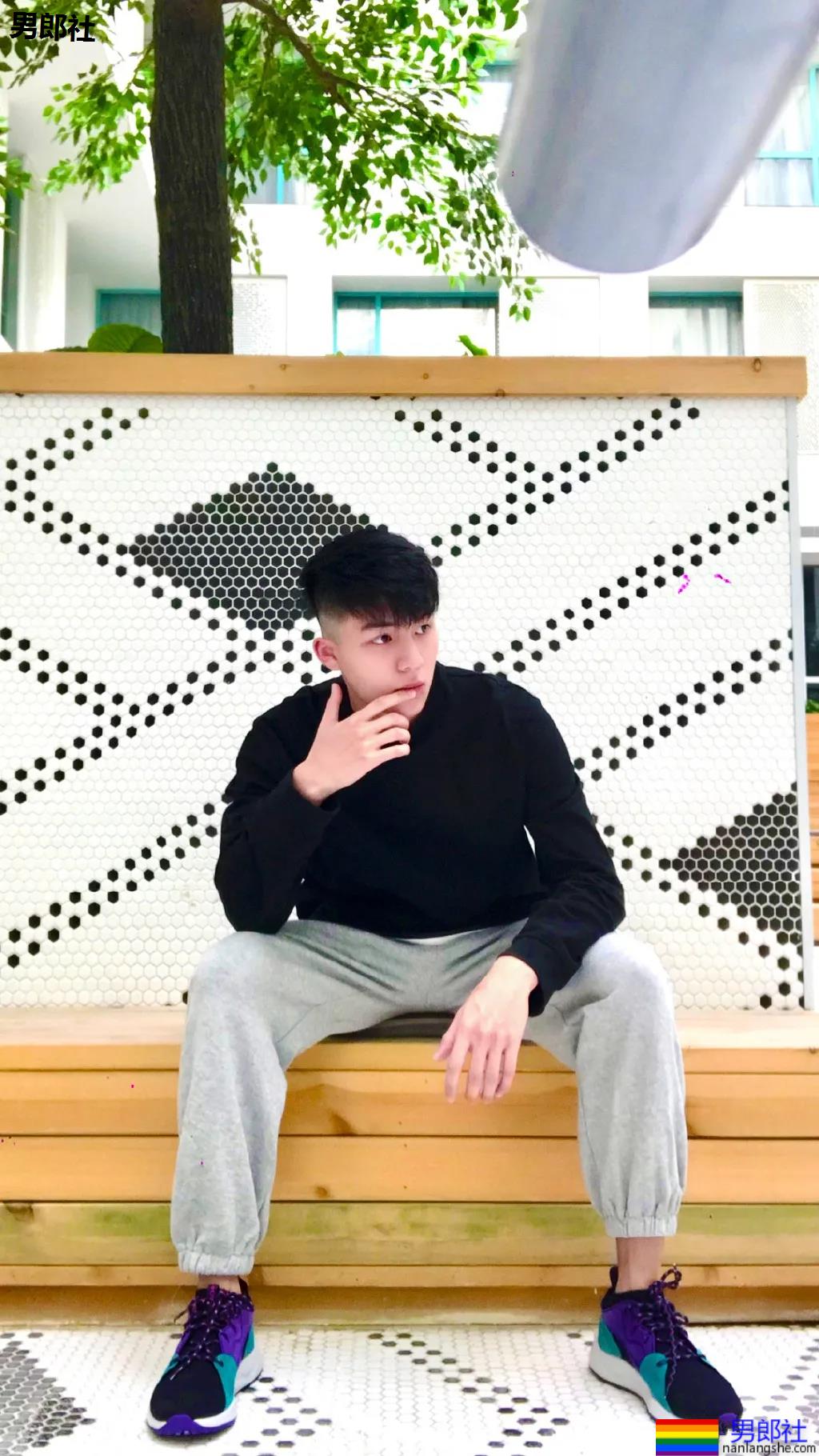 阿娇受伤前曾重金打赏小鲜肉主播!又奶又狼的肌肉小狼狗,太帅了吧! - 51虹马 阿娇受伤前曾重金打赏小鲜肉主播!又奶又狼的肌肉小狼狗,太帅了吧! - 51虹马