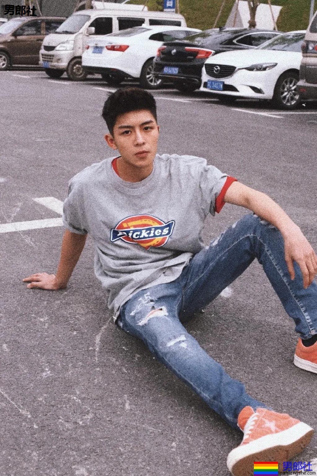 阿娇受伤前曾重金打赏小鲜肉主播!又奶又狼的肌肉小狼狗,太帅了吧! - 51虹马 阿娇受伤前曾重金打赏小鲜肉主播!又奶又狼的肌肉小狼狗,太帅了吧! - 51虹马