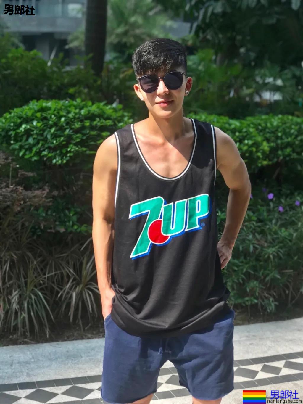 阿娇受伤前曾重金打赏小鲜肉主播!又奶又狼的肌肉小狼狗,太帅了吧! - 51虹马 阿娇受伤前曾重金打赏小鲜肉主播!又奶又狼的肌肉小狼狗,太帅了吧! - 51虹马