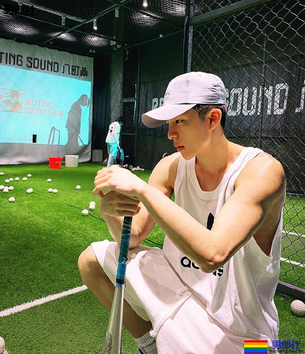 阿娇受伤前曾重金打赏小鲜肉主播!又奶又狼的肌肉小狼狗,太帅了吧! - 51虹马 阿娇受伤前曾重金打赏小鲜肉主播!又奶又狼的肌肉小狼狗,太帅了吧! - 51虹马