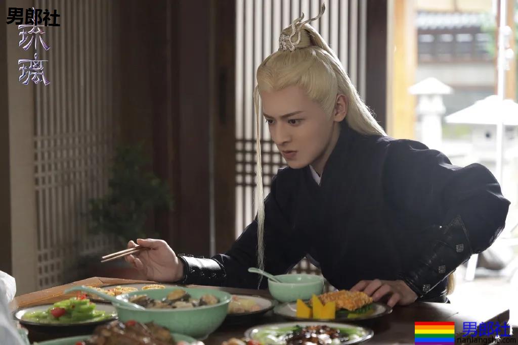 《琉璃》腾蛇神君意外大火！这个高鼻梁小奶狗，终于出圈了！ - 51虹马